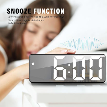 ساعة إلكترونية بيضاء CRONY GH0712 ساعة منبه رقمية ساعة منبه رقمية LED ساعة طاولة مرآة كابل USB ساعة منبه نهاية المنبه 12/24 ساعة غفوة تحكم صوتي عرض درجة الحرارة