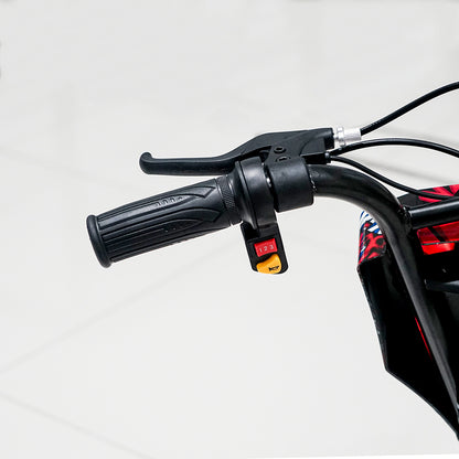 كروني JL009 سيارة انزلاق للأطفال مقاس 8 إنش نوع V سيارة انزلاق لعبة سكوتر كهربائي