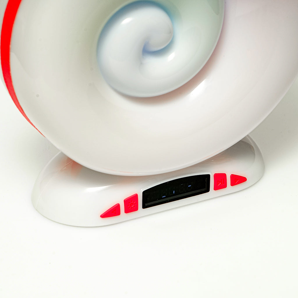 مصباح طاولة حلزون البحر كروني مع مكبر صوت بلوتوث وساعة