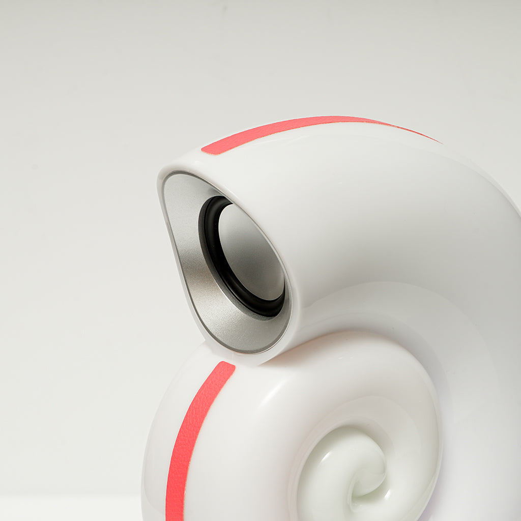 مصباح طاولة حلزون البحر كروني مع مكبر صوت بلوتوث وساعة