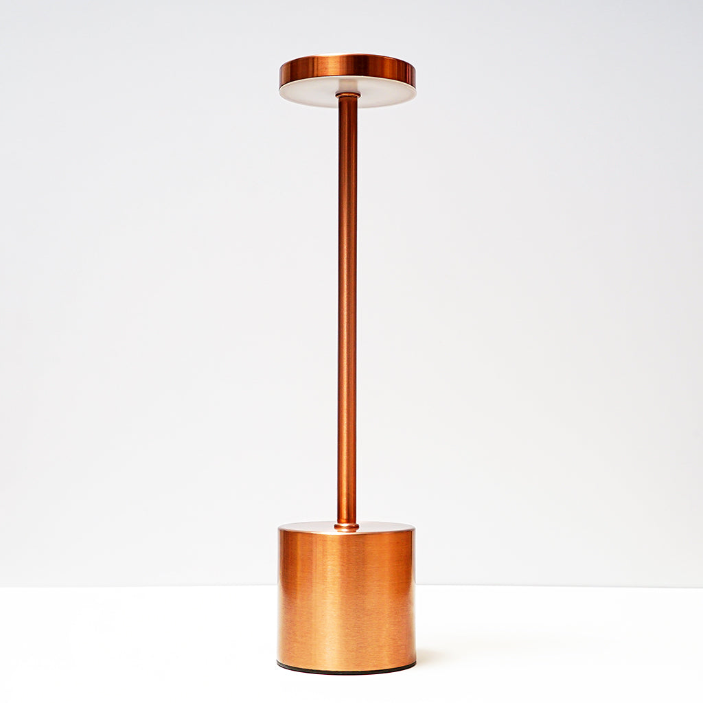 مصباح مكتب معدني لاسلكي بشكل I من كروني