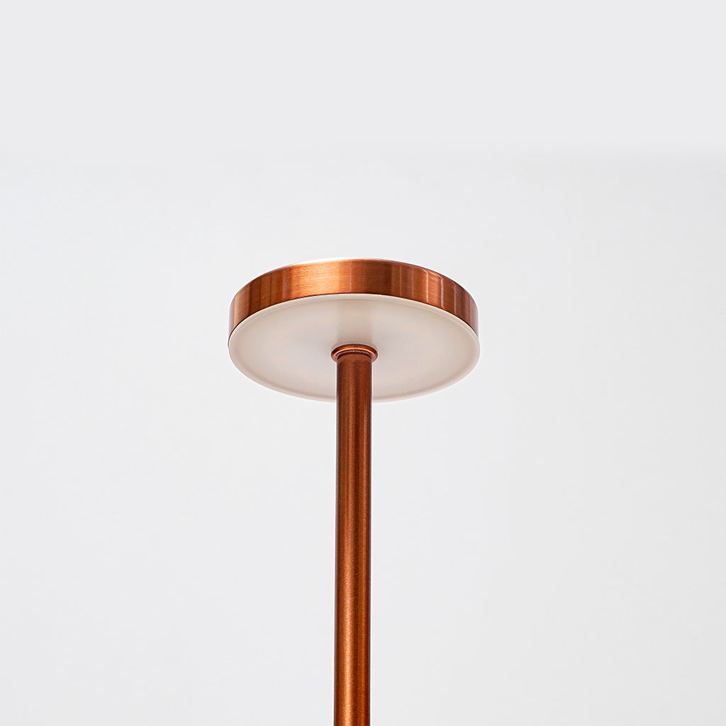 مصباح مكتب معدني لاسلكي بشكل I من كروني