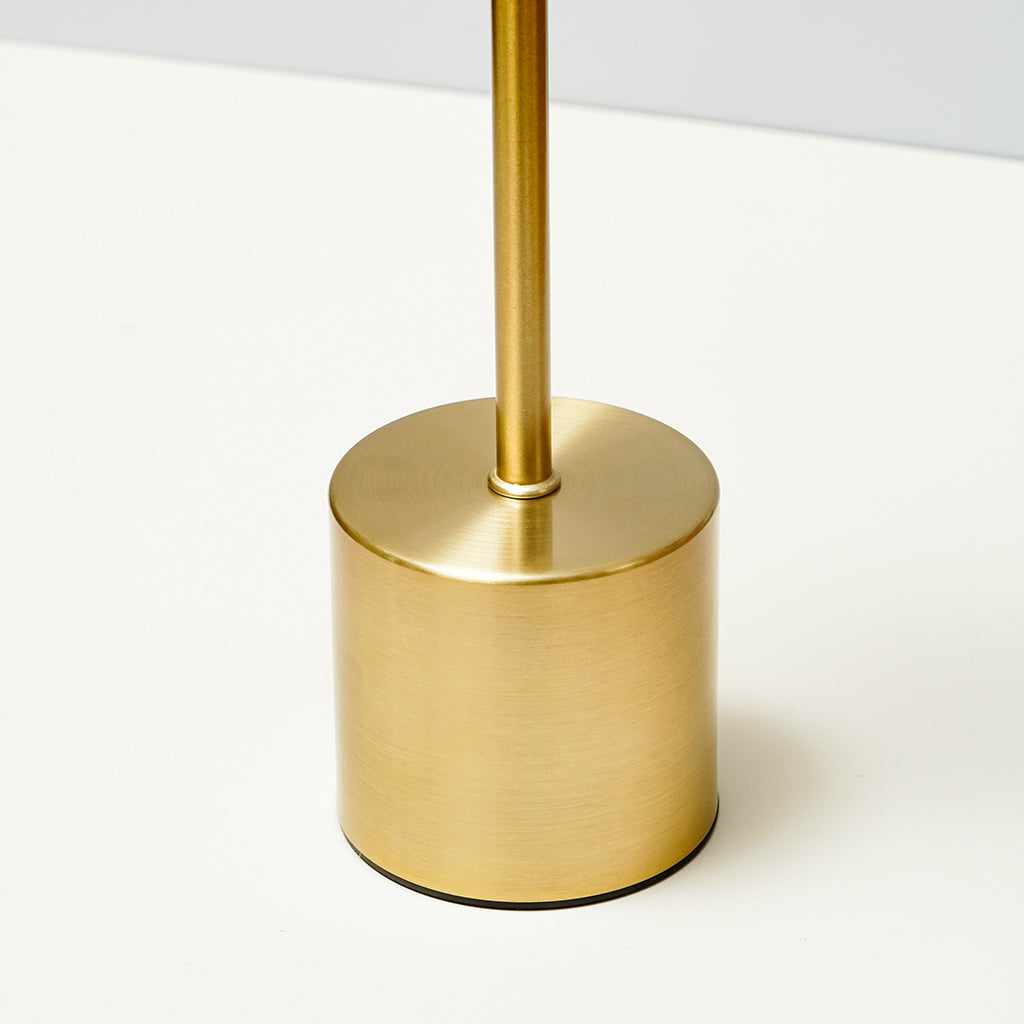 مصباح مكتب معدني لاسلكي بشكل I من كروني