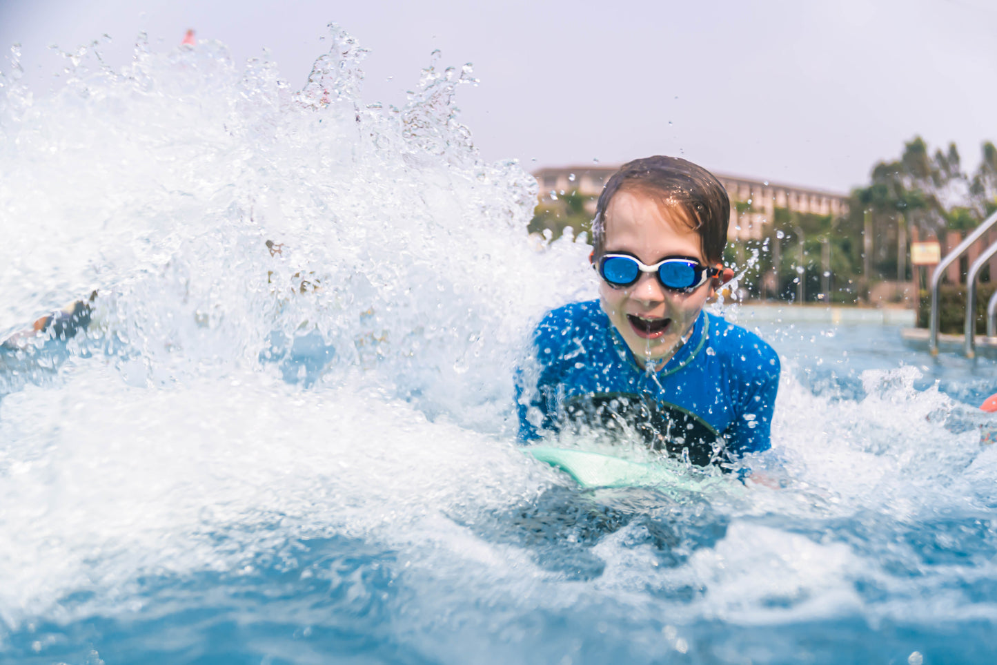 كروني EL-KB-01 لوح عائم كهربائي ألعاب مائية لمسبح السباحة رغوة عائم مساعد تدريب معدات تمرين لوح كهربائي غوص تحت الماء سكوتر بحري