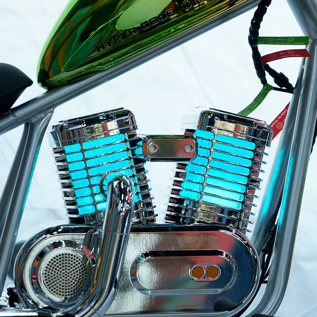 دراجة نارية كهربائية للأطفال CRONY EL-MB03C بطبقة فضية هارلي مع تطبيق بلوتوث وأصوات محرك ودخان مزيف وضوء LED